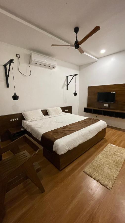 Rustic Vogue Hotel Shamirpet Bagian luar foto