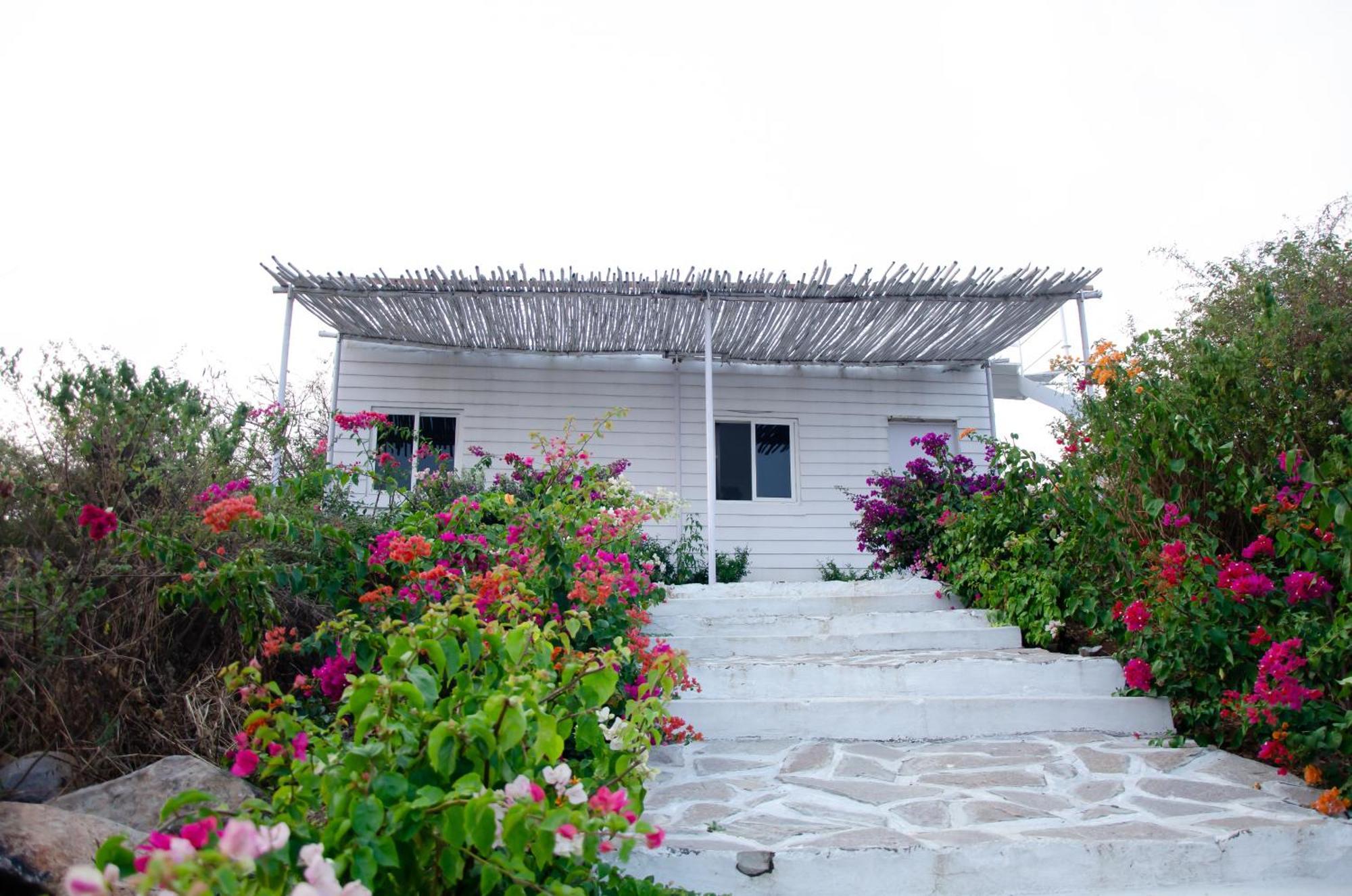 Rustic Vogue Hotel Shamirpet Bagian luar foto